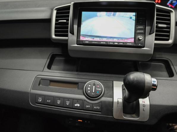 Honda Freed I Рестайлинг с пробегом 2011 года, цена 1 040 000 рублей, 153558 км, компактвэн, Автокод Объявления