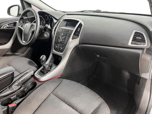 Opel Astra J с пробегом 2010 года, цена 657 000 рублей, 269851 км, хэтчбек, Автокод Объявления