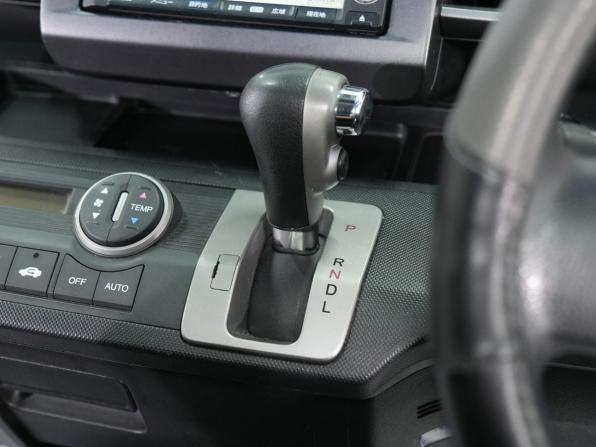 Honda Freed I Рестайлинг с пробегом 2011 года, цена 1 155 000 рублей, 139000 км, компактвэн, Автокод Объявления