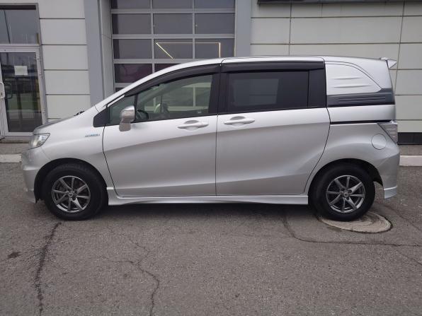 Honda Freed I Рестайлинг с пробегом 2014 года, цена 1 000 000 рублей, 172513 км, компактвэн, Автокод Объявления
