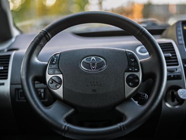 Toyota Prius II Рестайлинг (XW20) с пробегом 2008 года, цена 555 000 рублей, 244773 км, лифтбек, Автокод Объявления