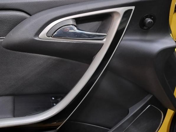 Opel Astra J Рестайлинг с пробегом 2012 года, цена 580 000 рублей, 320000 км, хэтчбек, Автокод Объявления
