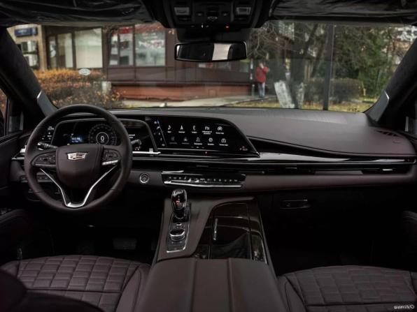 Cadillac Escalade V с пробегом 2024 года, цена 23 500 000 рублей, 18 км, внедорожник, Автокод Объявления