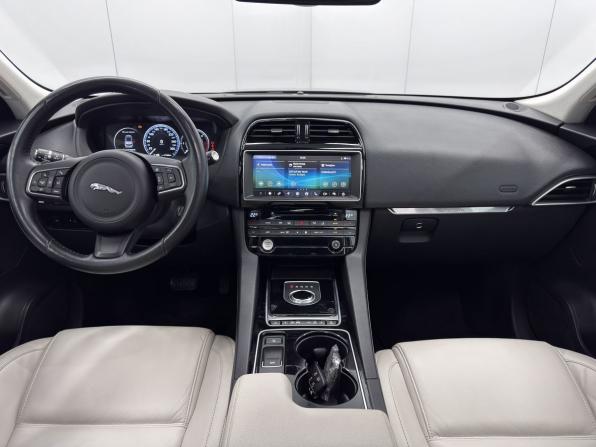 Jaguar F-Pace I с пробегом 2017 года, цена 2 500 000 рублей, 162813 км, внедорожник, Автокод Объявления