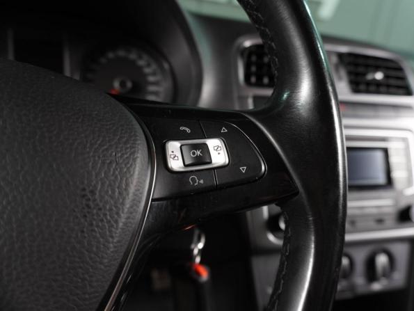 Volkswagen Polo V Рестайлинг с пробегом 2017 года, цена 1 149 000 рублей, 118336 км, седан, Автокод Объявления