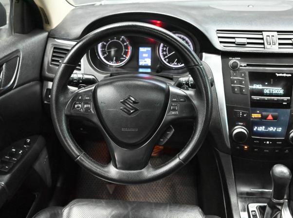 Suzuki Kizashi с пробегом 2010 года, цена 950 000 рублей, 228834 км, седан, Автокод Объявления