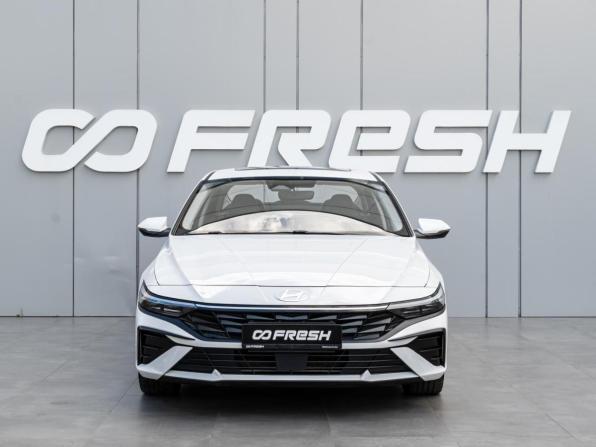 Hyundai Elantra VII (CN7) Рестайлинг с пробегом 2024 года, цена 2 290 000 рублей, 13372 км, седан, Автокод Объявления