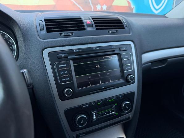 Skoda Octavia II (A5) Рестайлинг с пробегом 2012 года, цена 580 000 рублей, 361000 км, лифтбек, Автокод Объявления