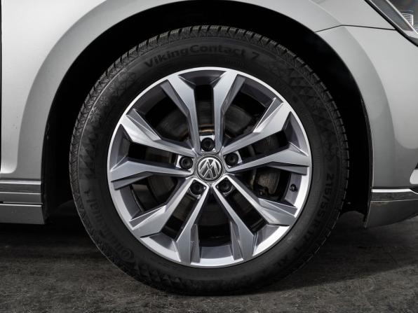 Volkswagen Passat B8 с пробегом 2015 года, цена 1 800 000 рублей, 50939 км, седан, Автокод Объявления