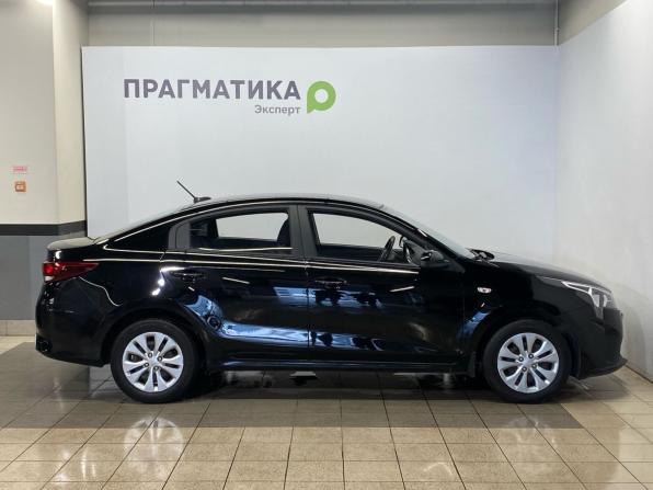 Kia Rio IV Рестайлинг с пробегом 2021 года, цена 1 459 000 рублей, 131272 км, седан, Автокод Объявления
