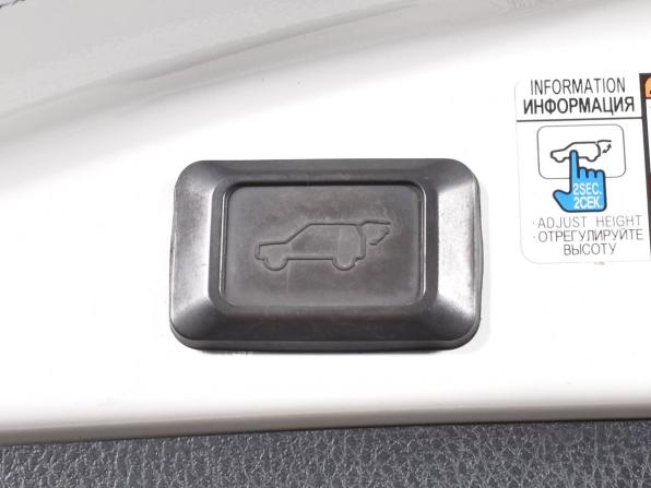 Toyota RAV4 IV (XA40) Рестайлинг с пробегом 2017 года, цена 2 469 995 рублей, 194300 км, внедорожник, Автокод Объявления