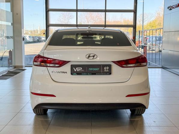 Hyundai Elantra VI (AD) с пробегом 2018 года, цена 1 765 000 рублей, 105559 км, седан, Автокод Объявления