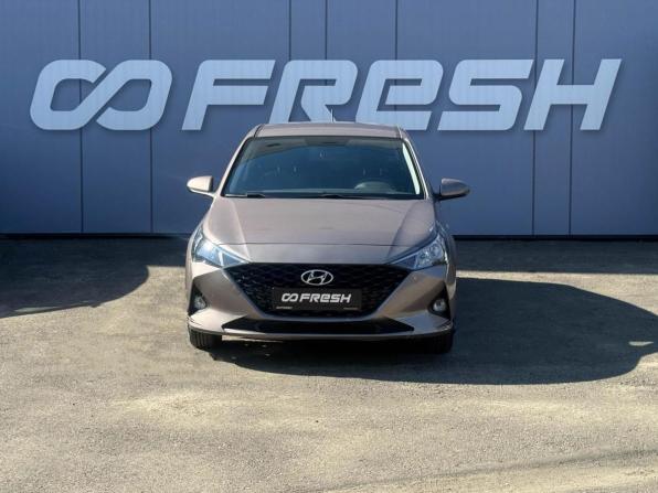 Hyundai Solaris II Рестайлинг с пробегом 2021 года, цена 1 649 000 рублей, 64779 км, седан, Автокод Объявления