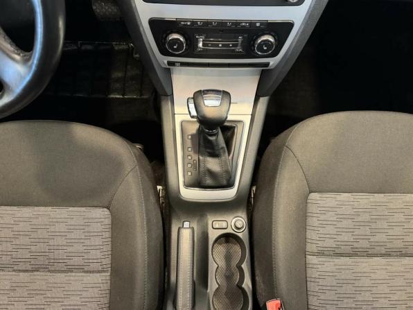 Skoda Octavia II (A5) Рестайлинг с пробегом 2011 года, цена 1 070 000 рублей, 51804 км, лифтбек, Автокод Объявления