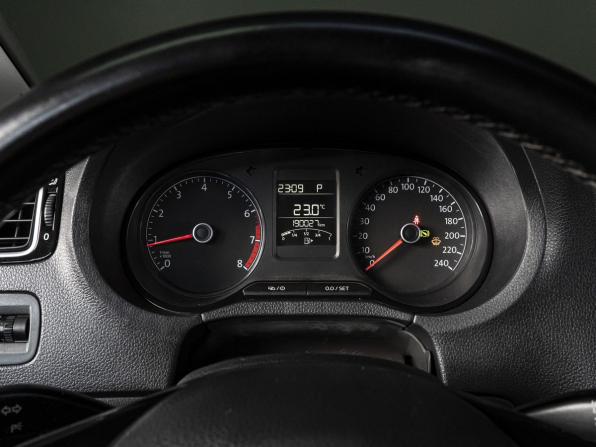 Volkswagen Polo V Рестайлинг с пробегом 2017 года, цена 1 299 000 рублей, 190025 км, седан, Автокод Объявления