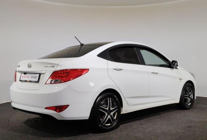 Hyundai Solaris I Рестайлинг с пробегом 2015 года, цена 1 000 000 рублей, 112878 км, седан, Автокод Объявления