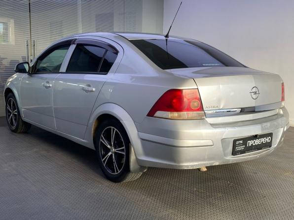 Opel Astra H Рестайлинг с пробегом 2011 года, цена 460 000 рублей, 206351 км, седан, Автокод Объявления