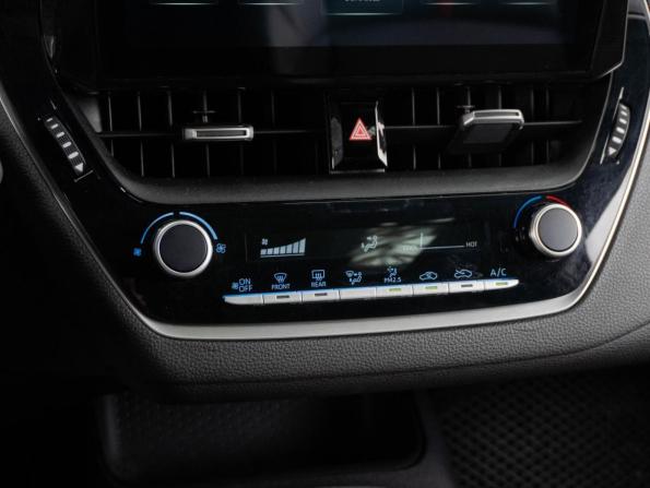 Toyota Levin XII (E210) с пробегом 2022 года, цена 2 100 000 рублей, 21770 км, седан, Автокод Объявления