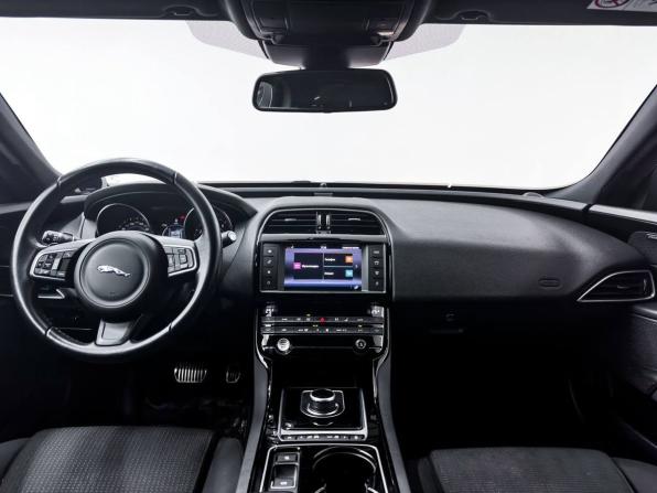 Jaguar XE I с пробегом 2016 года, цена 2 300 000 рублей, 109145 км, седан, Автокод Объявления