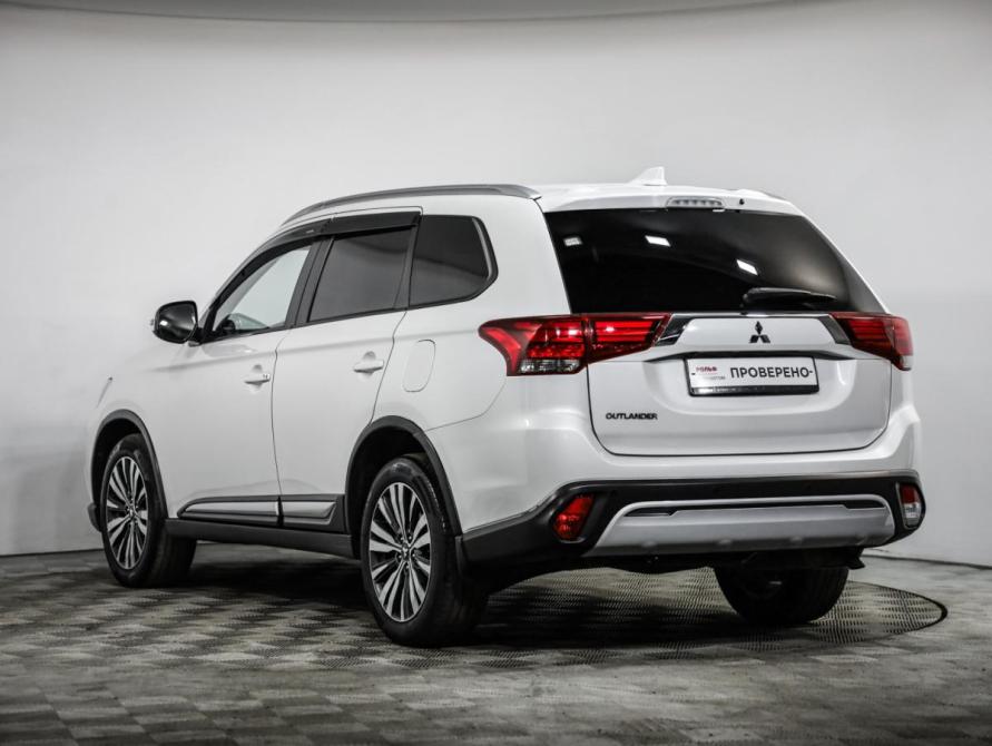 Mitsubishi Outlander III Рестайлинг 3 Санкт-Петербург  - изображение 8