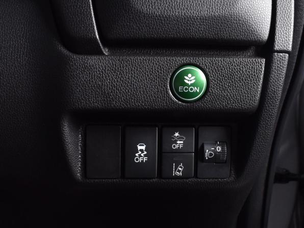 Honda Fit III Рестайлинг с пробегом 2018 года, цена 989 995 рублей, 168884 км, хэтчбек, Автокод Объявления