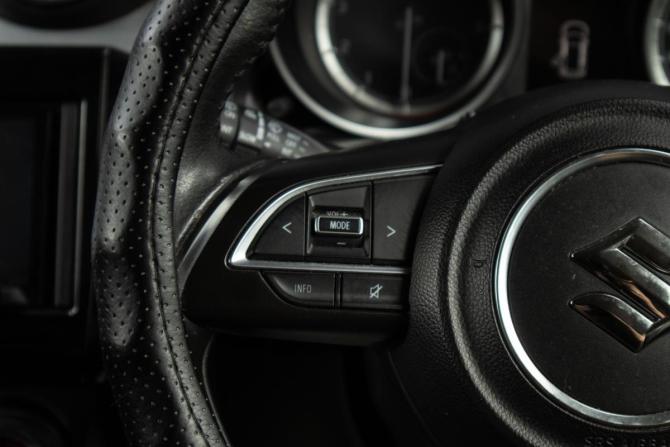 Suzuki Swift V с пробегом 2018 года, цена 1 099 000 рублей, 140000 км, хэтчбек, Автокод Объявления