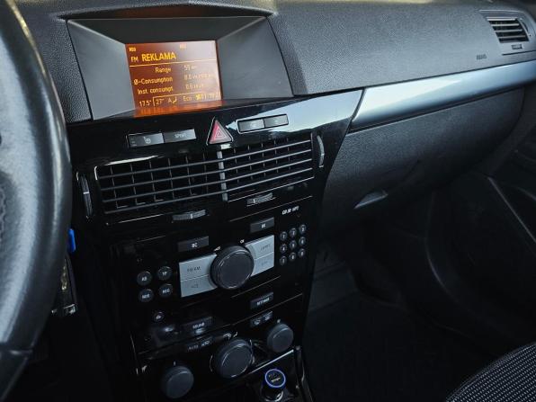 Opel Astra H Рестайлинг с пробегом 2009 года, цена 700 000 рублей, 124013 км, хэтчбек, Автокод Объявления