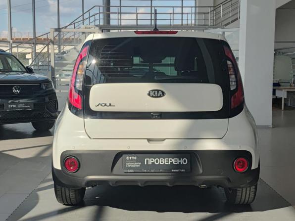 Kia Soul II Рестайлинг с пробегом 2018 года, цена 1 813 000 рублей, 53905 км, хэтчбек, Автокод Объявления