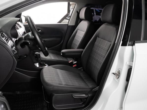Volkswagen Polo V Рестайлинг с пробегом 2017 года, цена 1 279 000 рублей, 160415 км, седан, Автокод Объявления