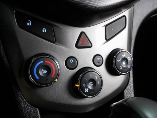 Chevrolet Aveo II с пробегом 2015 года, цена 819 000 рублей, 138520 км, хэтчбек, Автокод Объявления