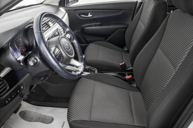 Kia Rio IV Рестайлинг с пробегом 2018 года, цена 1 549 000 рублей, 86000 км, хэтчбек, Автокод Объявления