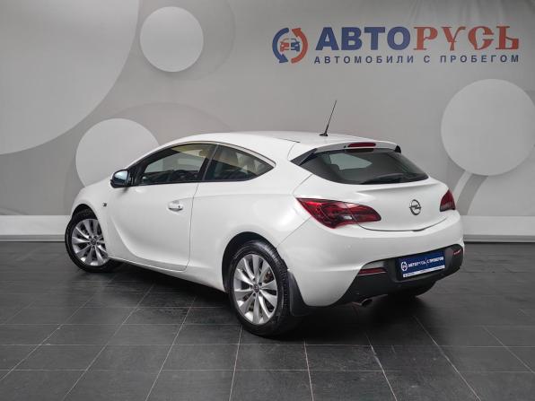 Opel Astra J Рестайлинг с пробегом 2013 года, цена 570 000 рублей, 240000 км, хэтчбек, Автокод Объявления