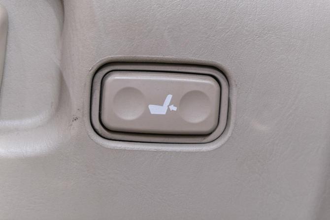 Lexus LX II Рестайлинг с пробегом 2004 года, цена 2 529 000 рублей, 298000 км, внедорожник, Автокод Объявления