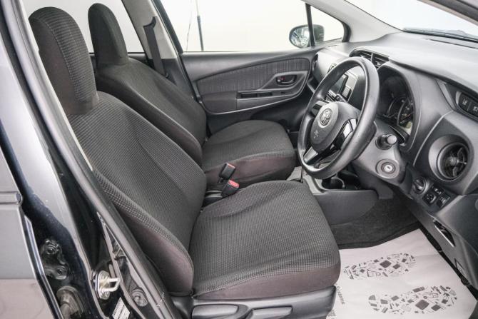 Toyota Vitz III (XP130) Рестайлинг 2 с пробегом 2019 года, цена 899 000 рублей, 115836 км, хэтчбек, Автокод Объявления
