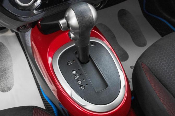 Nissan Juke I с пробегом 2012 года, цена 999 000 рублей, 200000 км, внедорожник, Автокод Объявления