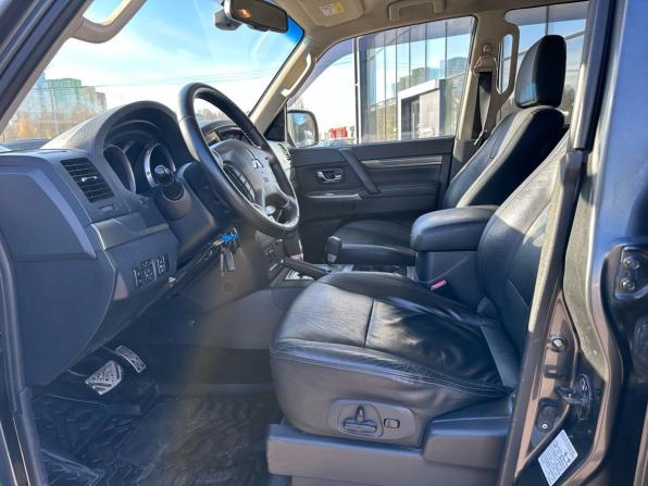 Mitsubishi Pajero IV Рестайлинг 2 с пробегом 2014 года, цена 2 159 000 рублей, 216216 км, внедорожник, Автокод Объявления
