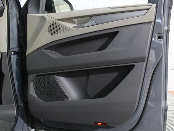 Volkswagen Multivan T7 с пробегом 2022 года, цена 6 500 000 рублей, 59000 км, минивэн, Автокод Объявления