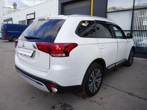 Mitsubishi Outlander III Рестайлинг 3 с пробегом 2021 года, цена 2 200 000 рублей, 98302 км, внедорожник, Автокод Объявления