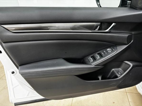 Honda Accord X Рестайлинг с пробегом 2022 года, цена 2 800 000 рублей, 68323 км, седан, Автокод Объявления