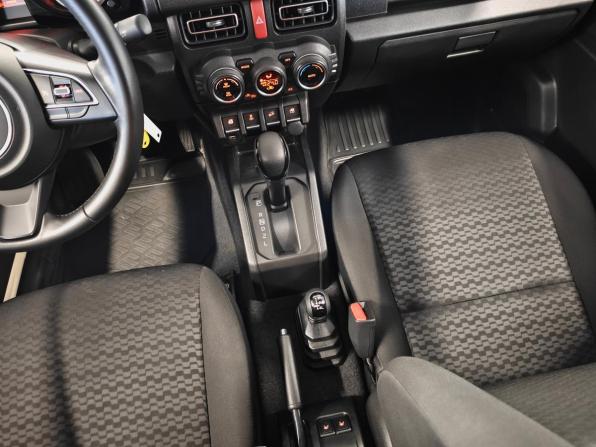 Suzuki Jimny IV с пробегом 2021 года, цена 2 999 000 рублей, 58389 км, внедорожник, Автокод Объявления