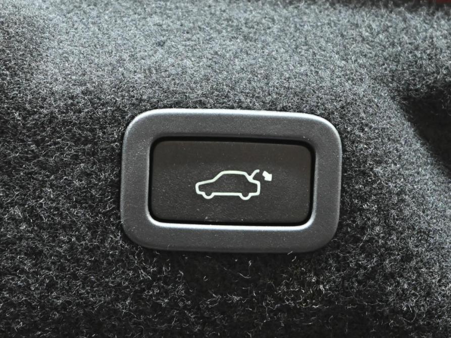 Jaguar XE I Екатеринбург  - изображение 12