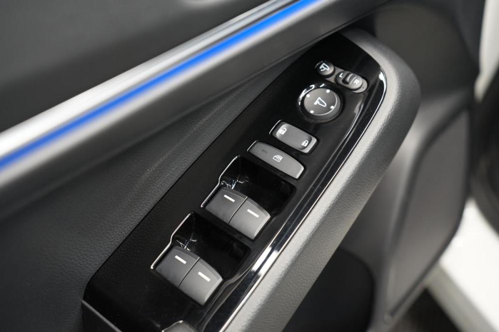 Honda e:NS1 Крым  - изображение 9