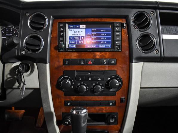 Jeep Commander с пробегом 2008 года, цена 975 000 рублей, 408732 км, внедорожник, Автокод Объявления
