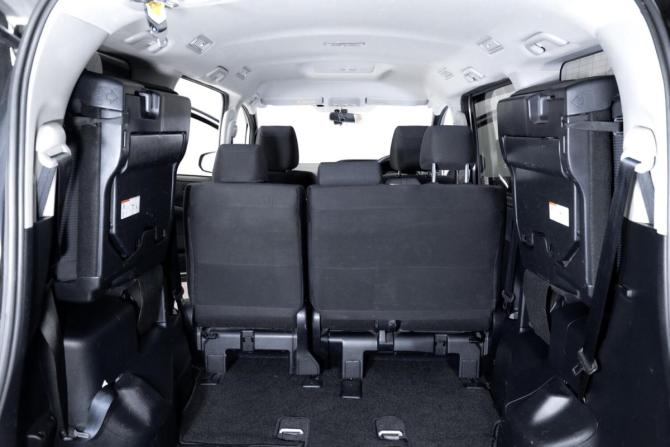 Toyota Noah III (R80) с пробегом 2017 года, цена 1 999 000 рублей, 121883 км, минивэн, Автокод Объявления