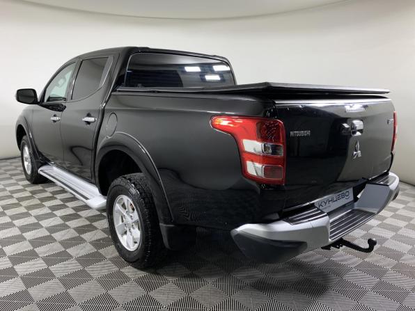 Mitsubishi L200 V с пробегом 2018 года, цена 1 780 000 рублей, 320100 км, offers.body_type.unknown, Автокод Объявления