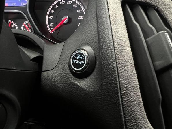 Ford Focus ST III с пробегом 2012 года, цена 1 199 000 рублей, 176055 км, универсал, Автокод Объявления