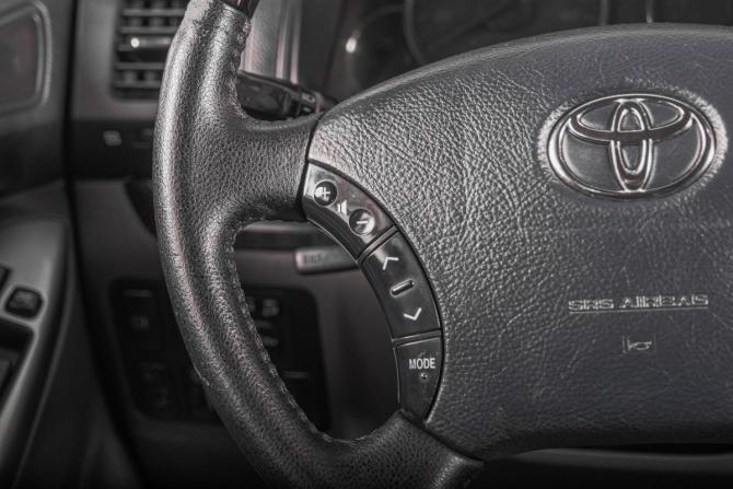 Toyota Land Cruiser Prado 120 Series Рестайлинг с пробегом 2008 года, цена 2 589 000 рублей, 400000 км, внедорожник, Автокод Объявления