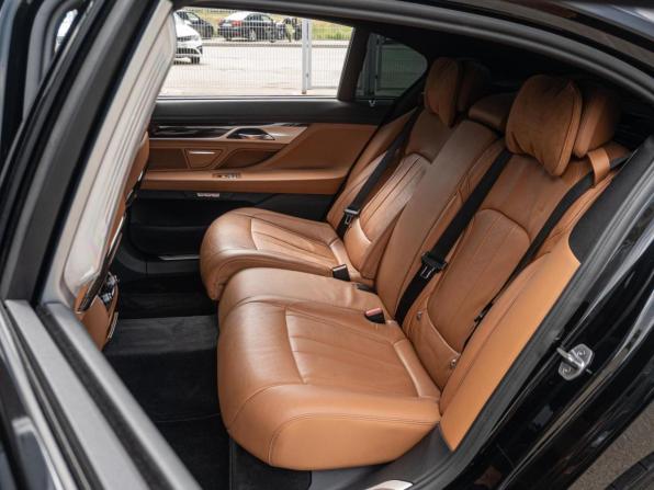 BMW 7 серии VI (G11/G12) с пробегом 2017 года, цена 4 220 000 рублей, 136548 км, седан, Автокод Объявления