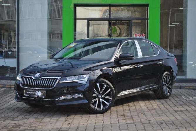 Skoda Superb III Рестайлинг с пробегом 2025 года, цена 3 490 000 рублей, 10 км, лифтбек, Автокод Объявления