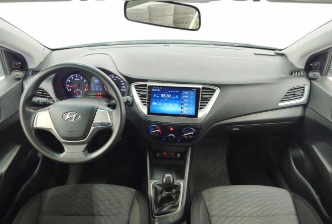 Hyundai Solaris II с пробегом 2018 года, цена 869 000 рублей, 223710 км, седан, Автокод Объявления